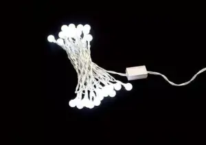 Ghirlanda luminoasa cu sfere albe 30 LED lumina rece WELL