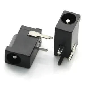 Mufa alimentare DC mama 3.5x1.35mm vericala pentru montare pe cablaj