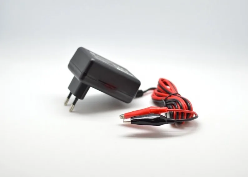 Incarcator acumulator plumb acid 12V tensiune de iesire 13.8V curent 1A cu debransare