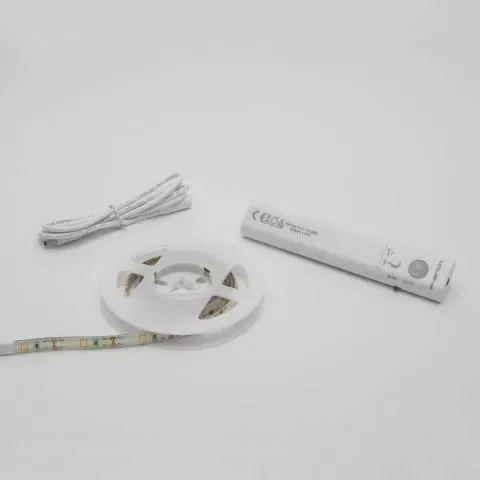Banda LED cu senzor de miscare cu baterie 100cm alb cald 3000K Phenom Lighting