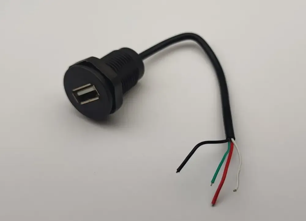 Mufa USB2.0 mama panou tip A 1 port gabarit mic cu 4 fire diam. 16mmx30mm