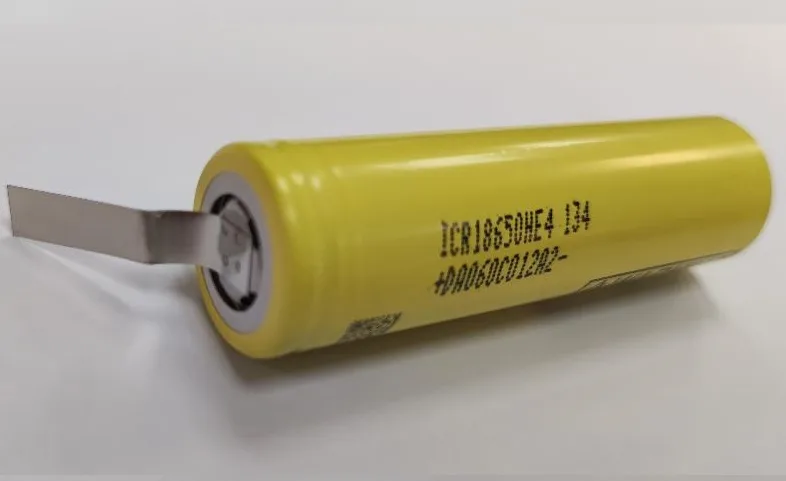 Acumulator LG 18650 cu lamele LI-ION 3.6V 2500mAh 20A ICR18650HE4 134 HEL galben